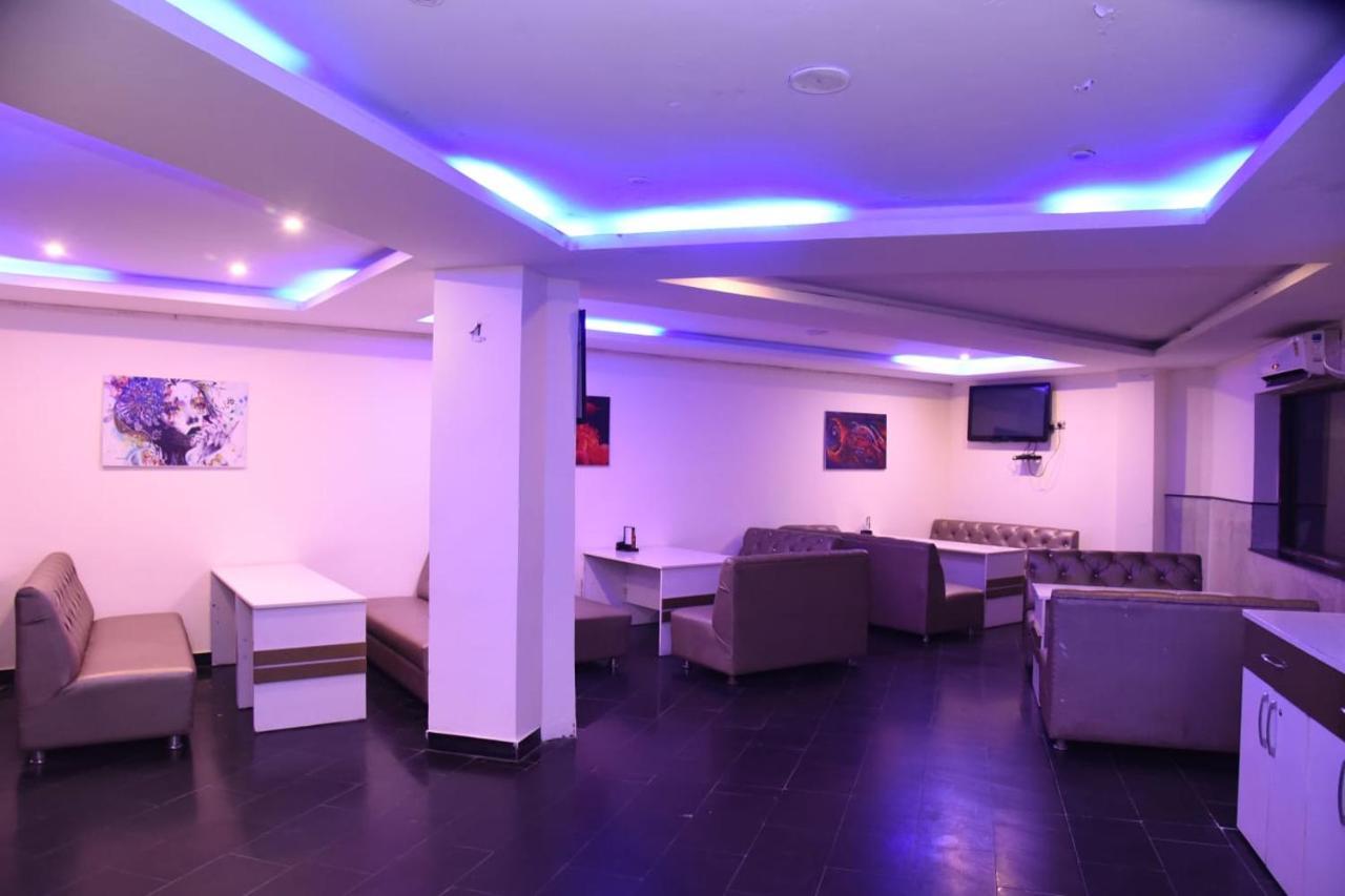 Hotel Gaurab Near Paltan Bazaar 데라둔 외부 사진