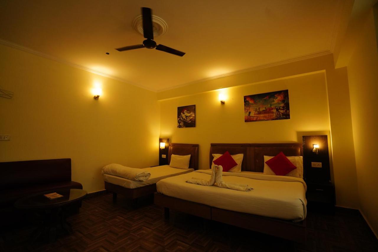 Hotel Gaurab Near Paltan Bazaar 데라둔 외부 사진
