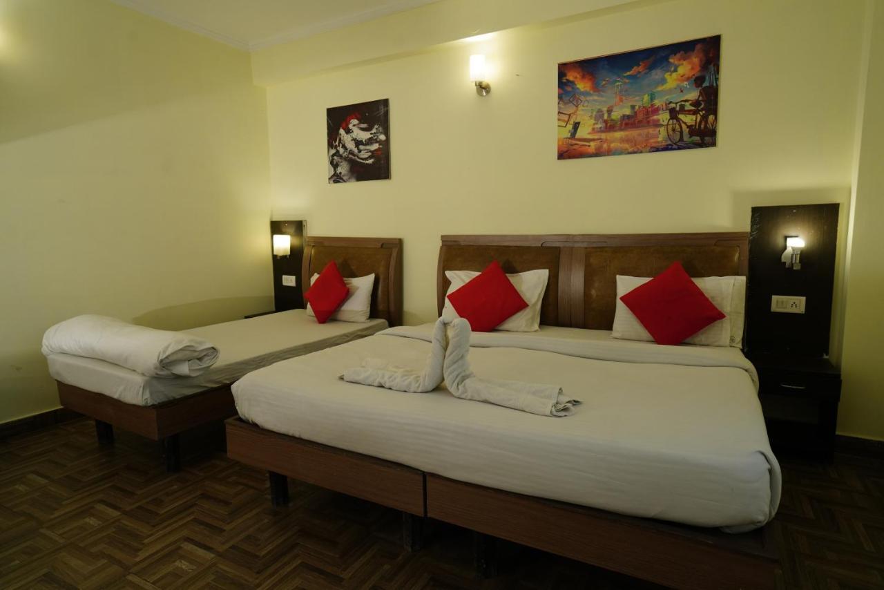 Hotel Gaurab Near Paltan Bazaar 데라둔 외부 사진
