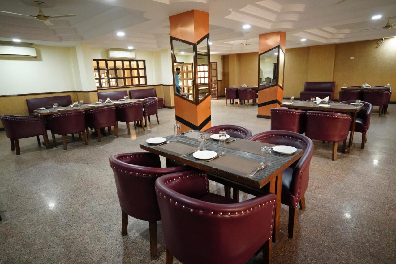 Hotel Gaurab Near Paltan Bazaar 데라둔 외부 사진